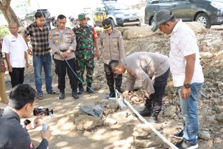 Polri Peduli, Polres Lamongan Berikan Bantuan Sumur Bor dan Pompa Air