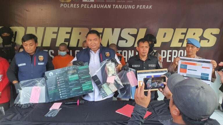 Polres Pelabuhan Tanjungperak Berhasil Amankan Sindikat Pembobol Rekening Bank