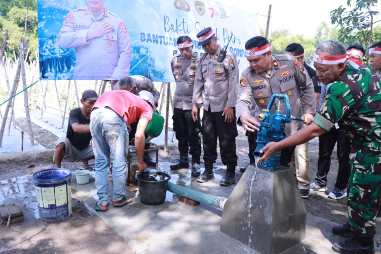 Antisipasi Dampak El Nino, Polres Kediri Beri Bantuan Sumur Bor dan Pompa Air Untuk Warga Gurah